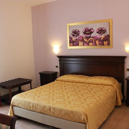 Hotel Vittorio Emanuele Floridia Zimmer foto