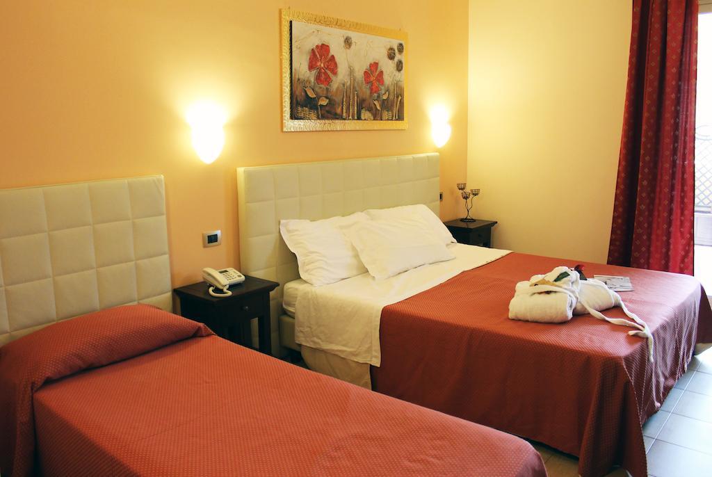 Hotel Vittorio Emanuele Floridia Zimmer foto