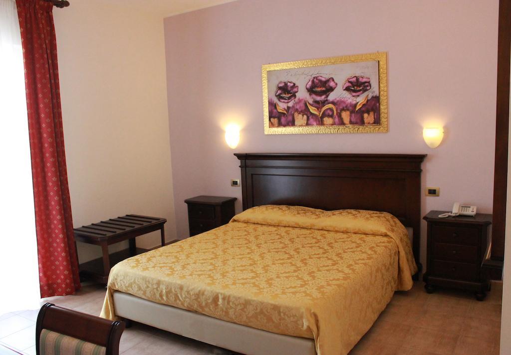 Hotel Vittorio Emanuele Floridia Zimmer foto