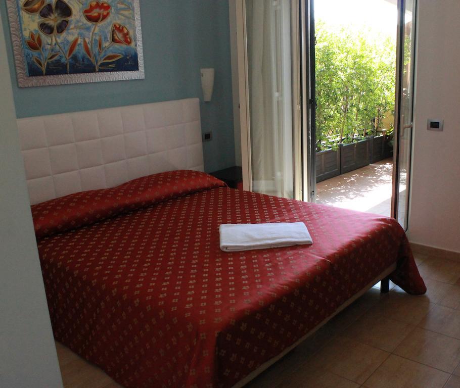 Hotel Vittorio Emanuele Floridia Zimmer foto